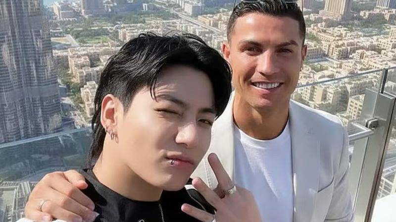 Jungook and Ronaldo selfie