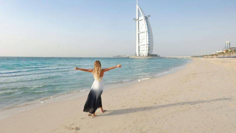 Abu Dhabi, Dubai